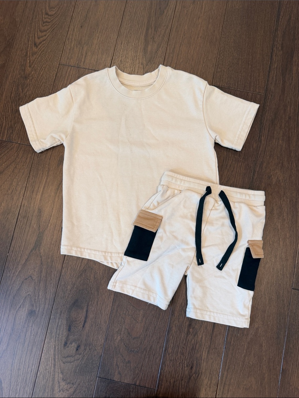 Olive & Scout Matching Set in Tan and Black Size 4T - C39-195
